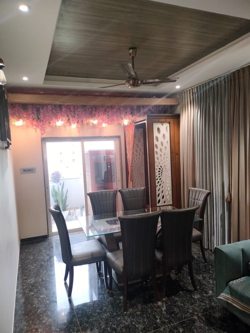 Luxurious house with all amenities. Ready to move.