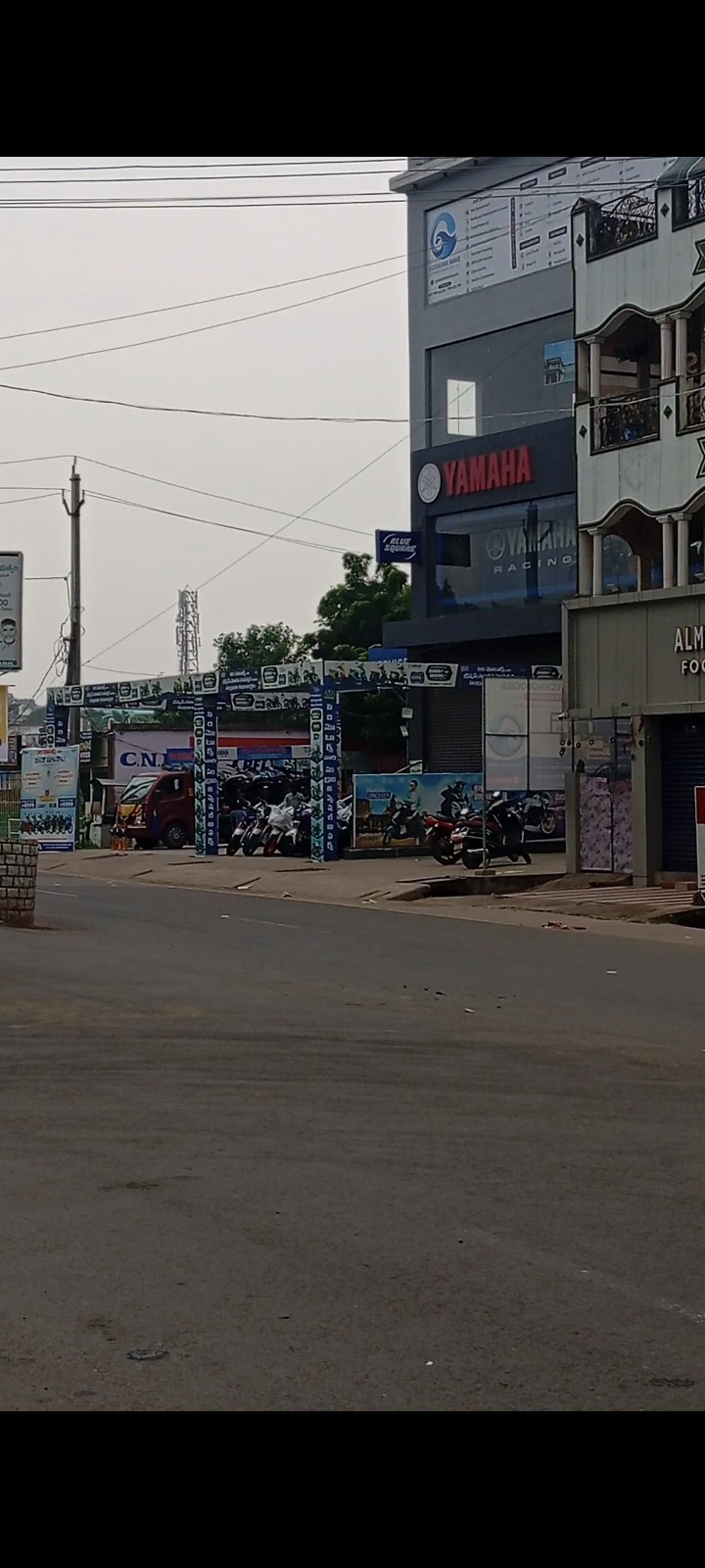 300 SQ Yards Plot for Sale, VL Puram Main Road, YAMAHA Showroom Street 3