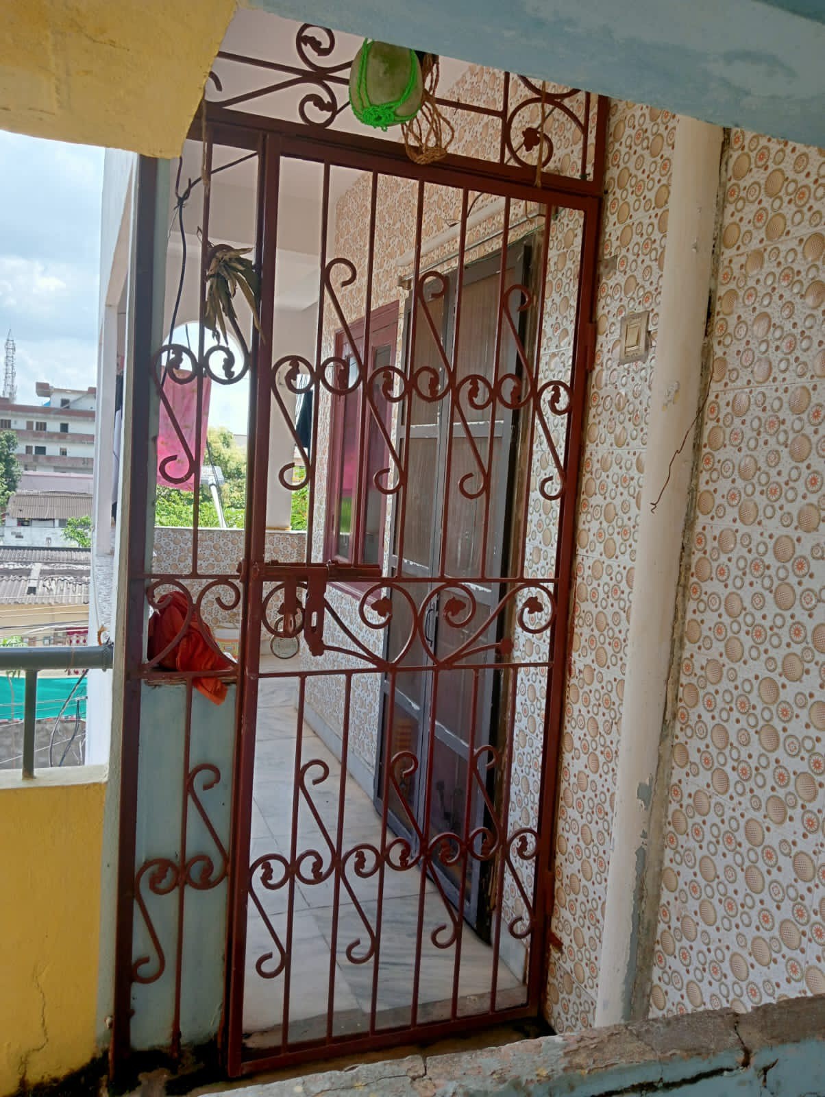 🌿 Renovated 3BHK Apartment for Immediate Sale – Bhavanipuram, Vijayawada . Contact : 9247945607