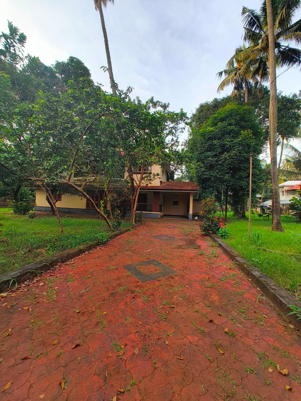 Prime plots for sale @ Koorkanchery