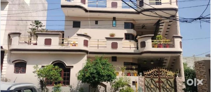 appox 5 to 5.25 Marlas kothi Semi furnished sale nr urban estate ph 1