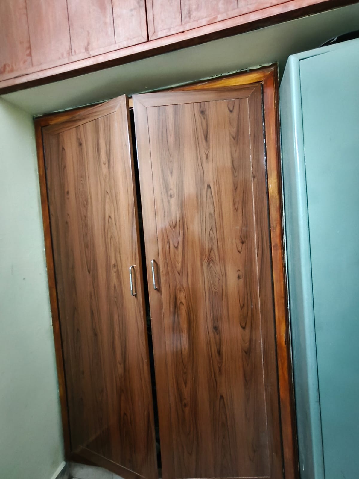 shirdi plaza first cross street minor trustpuram Kodambakkam flat 2 Bedroom for sale 2