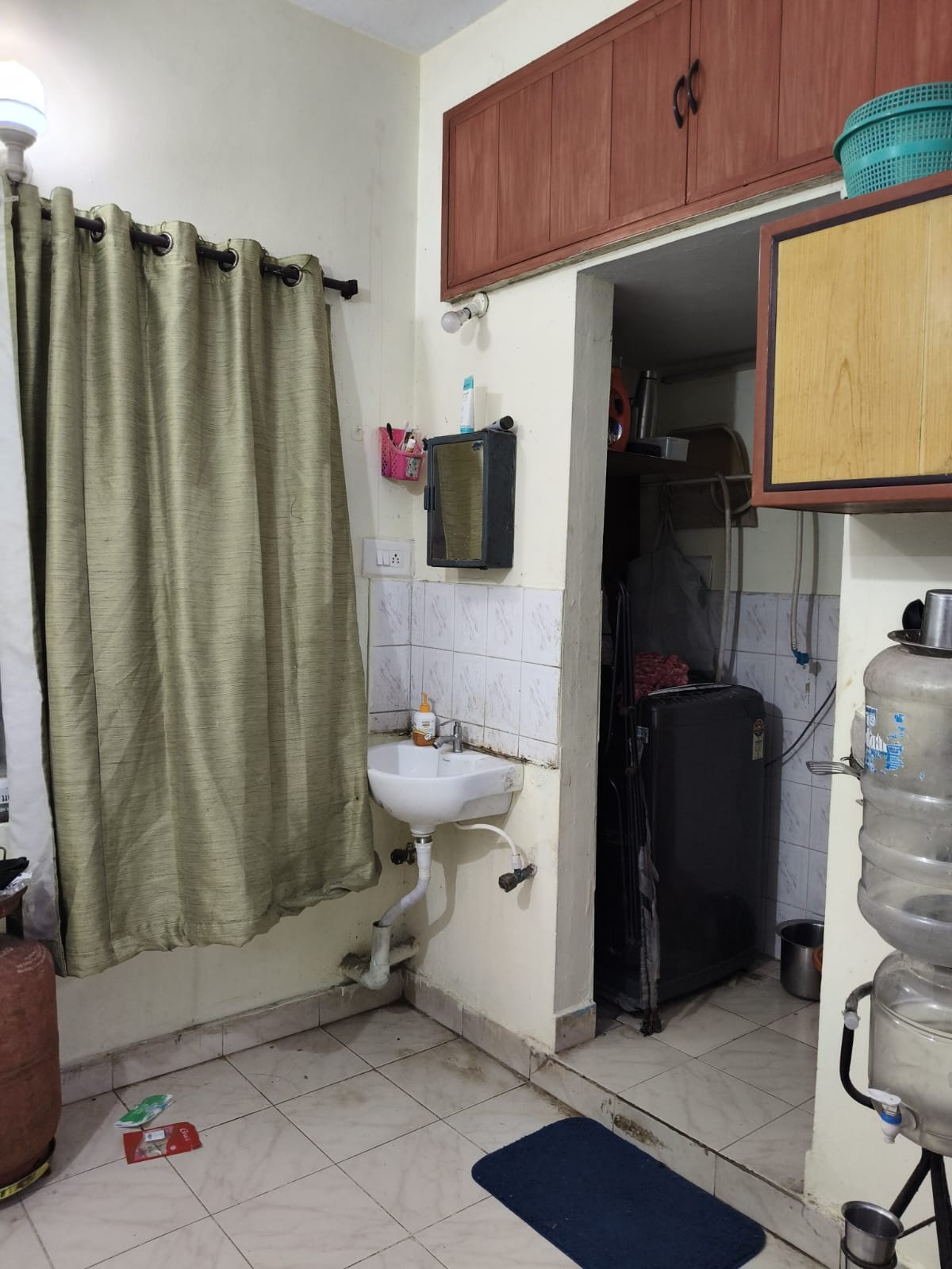 shirdi plaza first cross street minor trustpuram Kodambakkam flat 2 Bedroom for sale 3