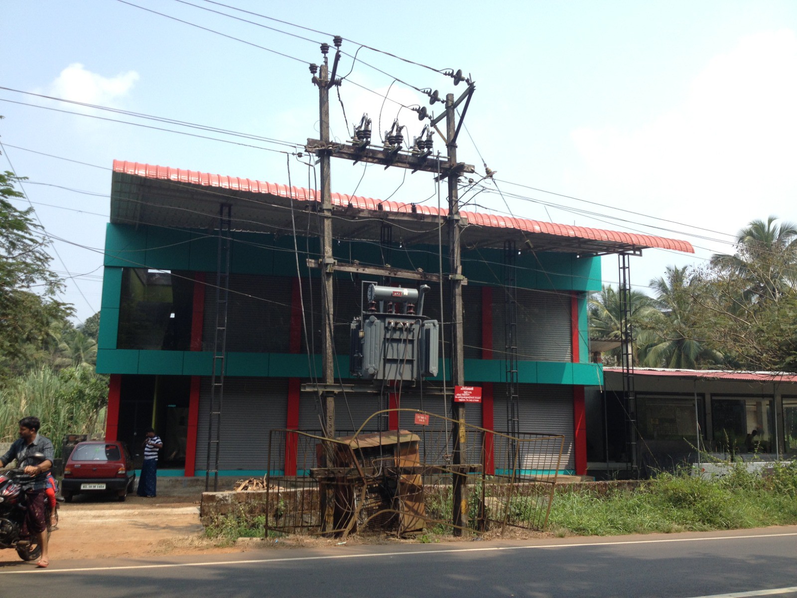 Full Commercial Building (Ground + First Floor + Roof can be used for warehouse/storage space) 3