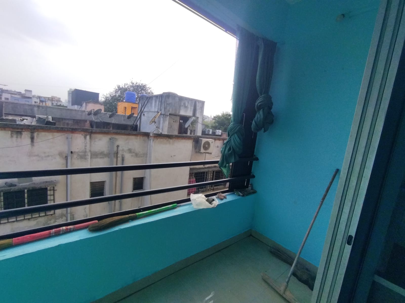 1BHK SEMI FURNISHED 3