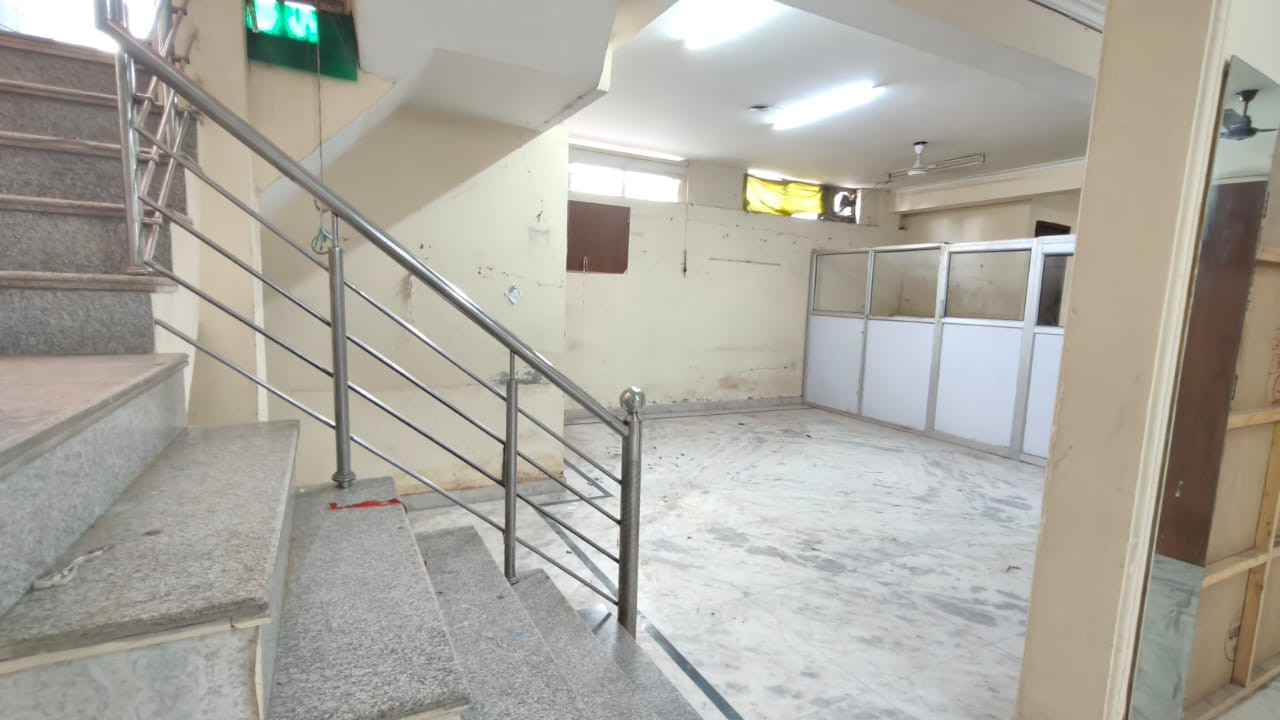 basement for rent nearby mall shop metro School 3