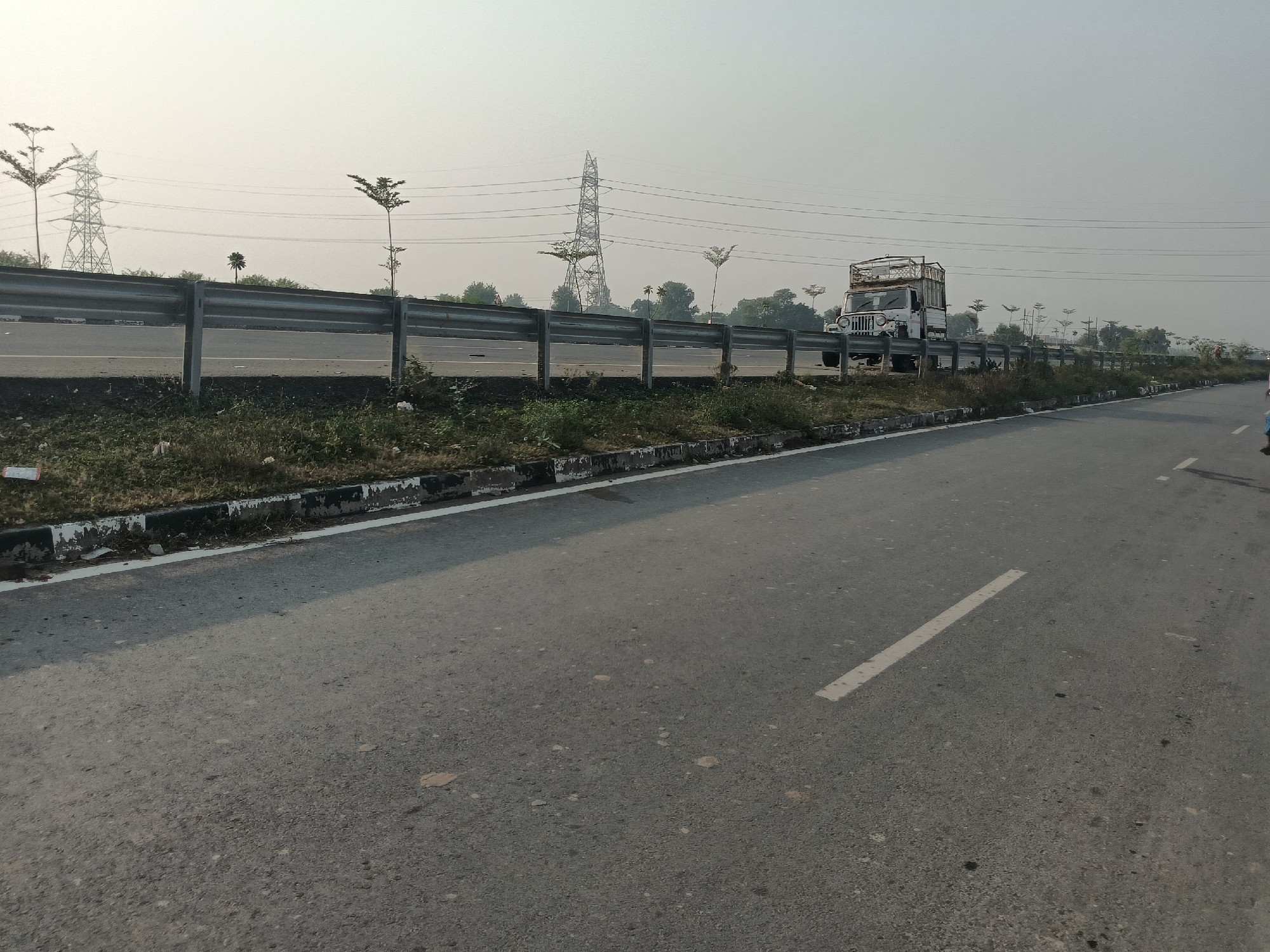SANDHA SE 3.5 KM AAGE MUGHALSARAI WALE RING ROAD PAR 3