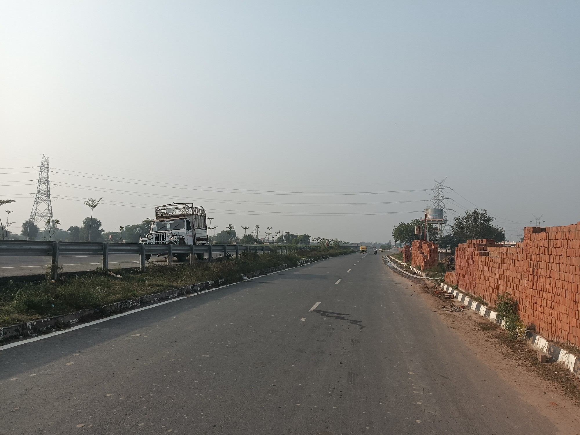 SANDHA SE 3.5 KM AAGE MUGHALSARAI WALE RING ROAD PAR 2
