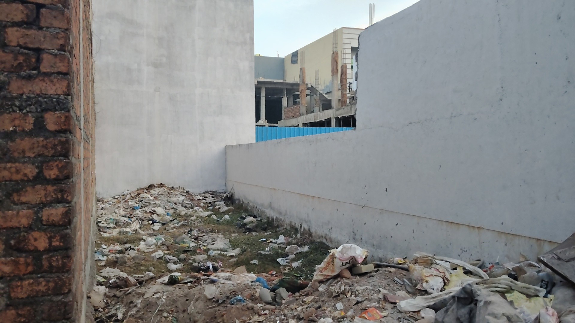 90sqy plot for sale in Chandrayangutta near main Road Hyderabad