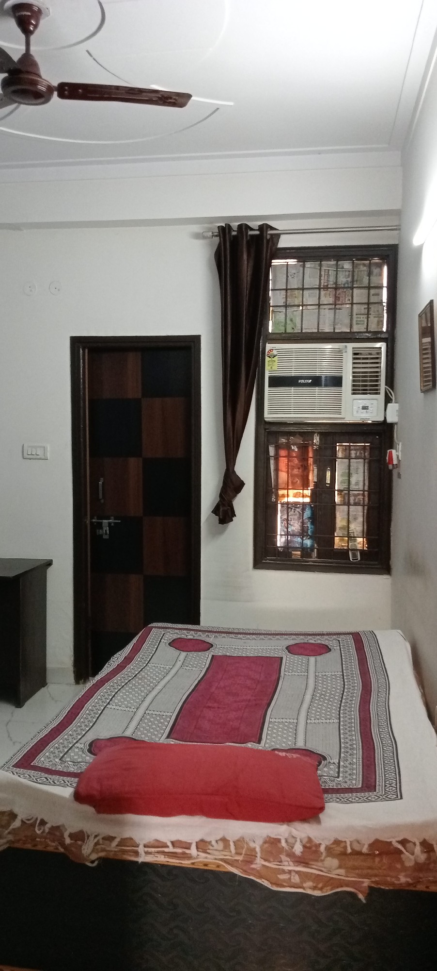 2 BHK fully furnished flat for rent in Noida extension sector 4 Sabari near by Gaur City Mall 2
