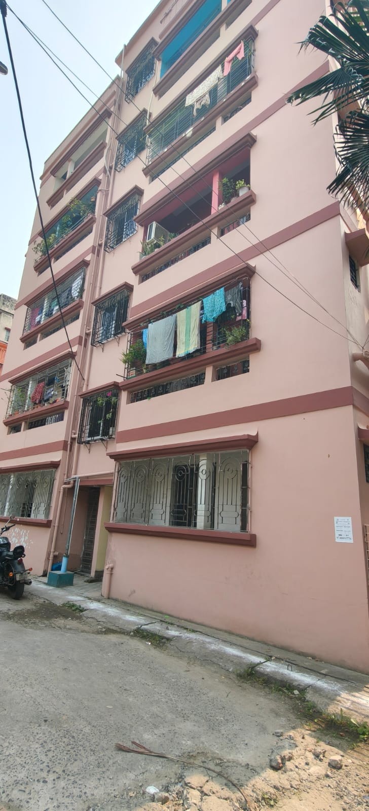 Spacious 3BHK | 1km for Airport 1 No. | Wide Road | High Area | No Brokerage