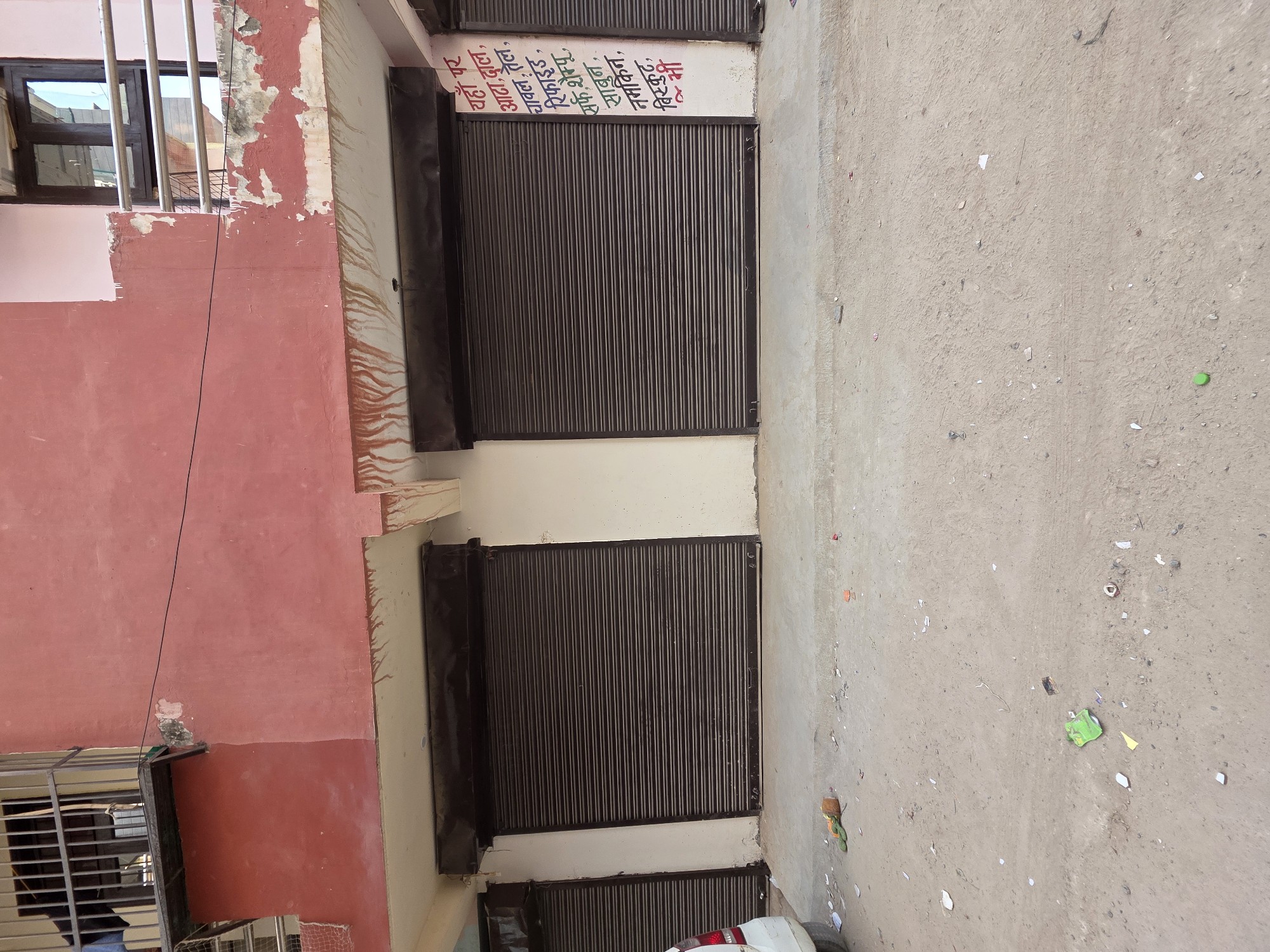 Compact Ground Floor Commercial Shop - 114.24 sq ft 3