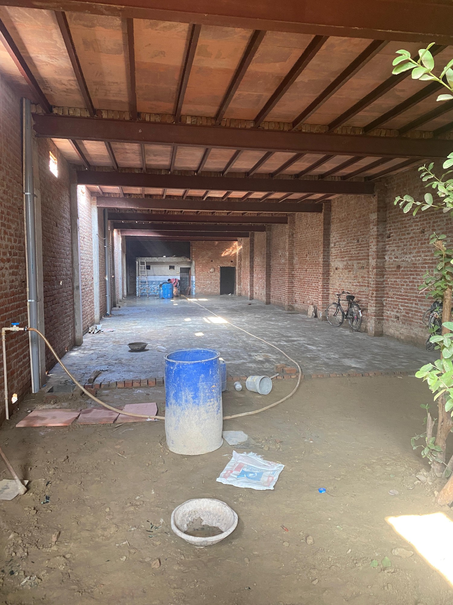 for rent 3500 squir feet 400 gaj ready to move hall for godown factory outlet warehouse etc Ghaziaba 2