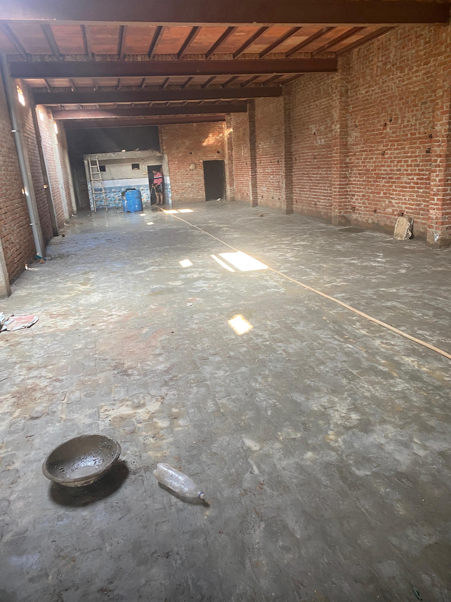 for rent 3500 squir feet 400 gaj ready to move hall for godown factory outlet warehouse etc Ghaziaba 3