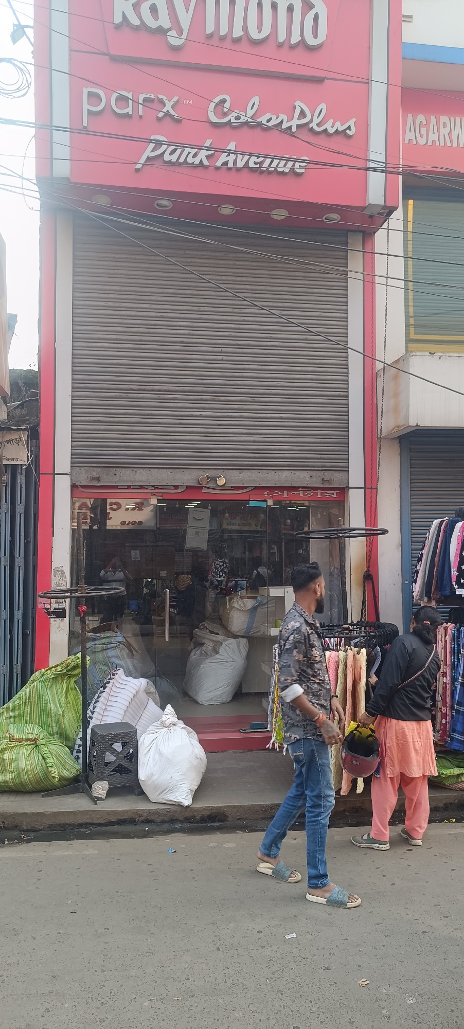 Premium Location shop for rent 1300sqfts