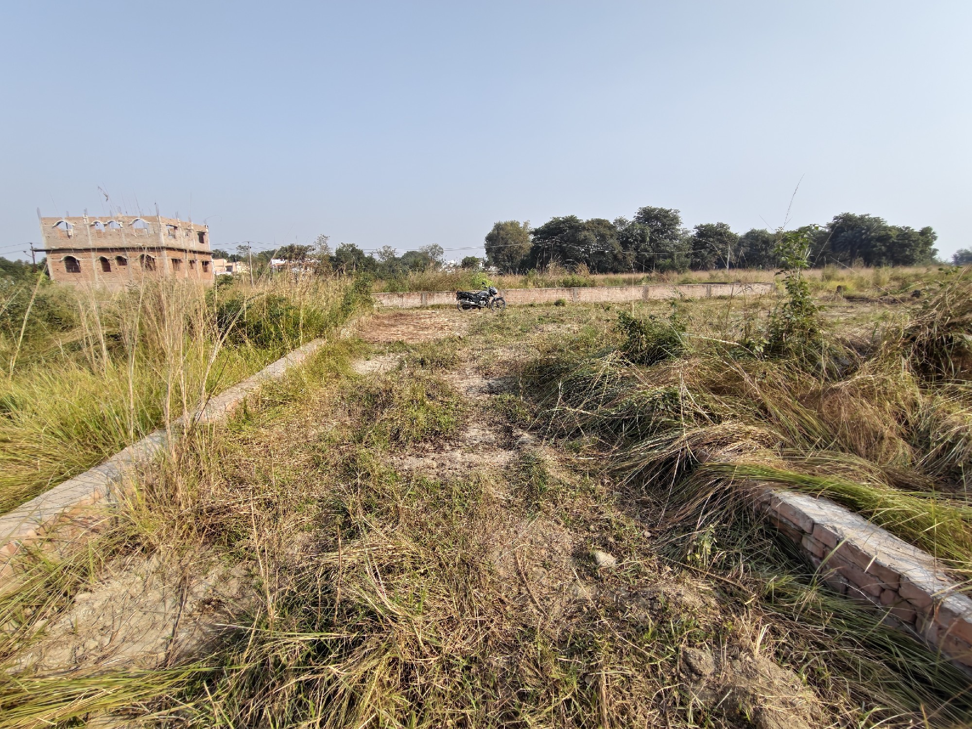 patahi plot for sale