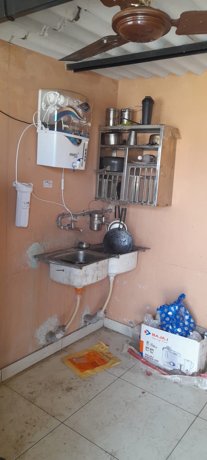 Independent 1 room set fully furnished ac, fridge, RO Water purifier, double bed, geyser, almirah 3