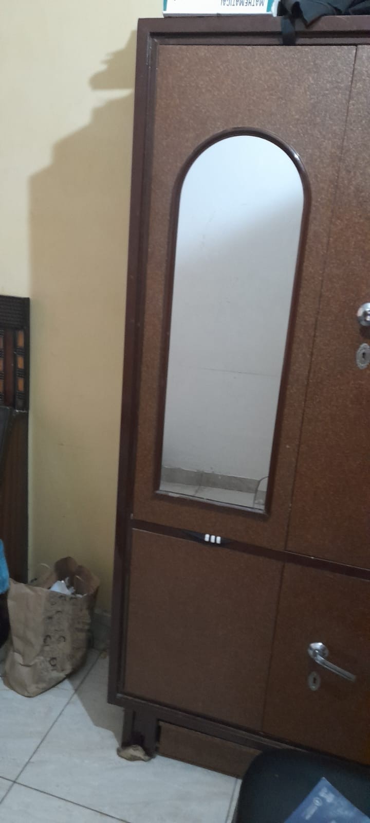 Independent 1 room set fully furnished ac, fridge, RO Water purifier, double bed, geyser, almirah 2