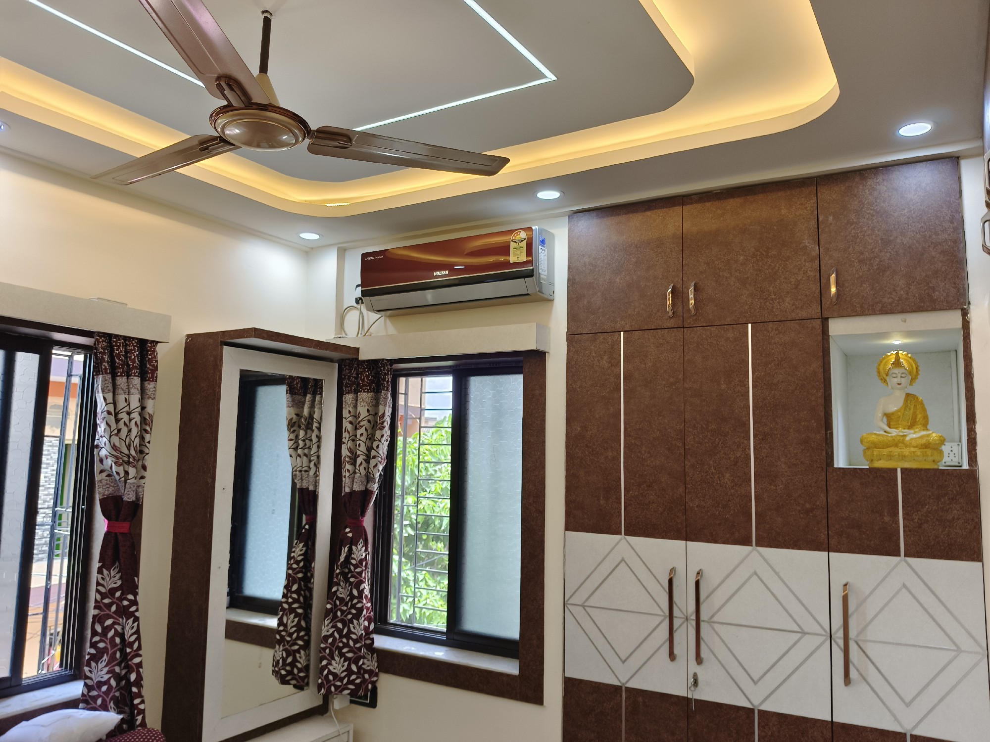 2BHK full furnished near to Sealdah 2