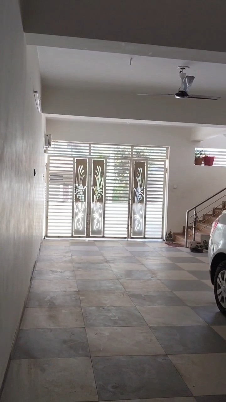 scaled_Videoshot_20260320_220541