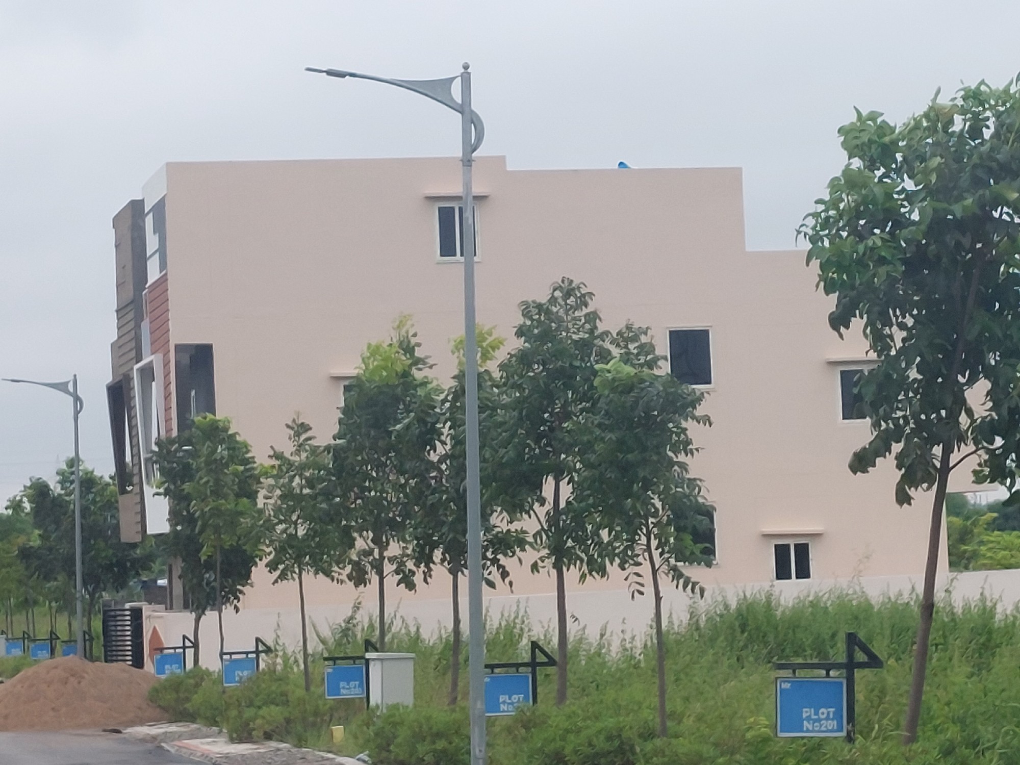 scaled_20250927_114910