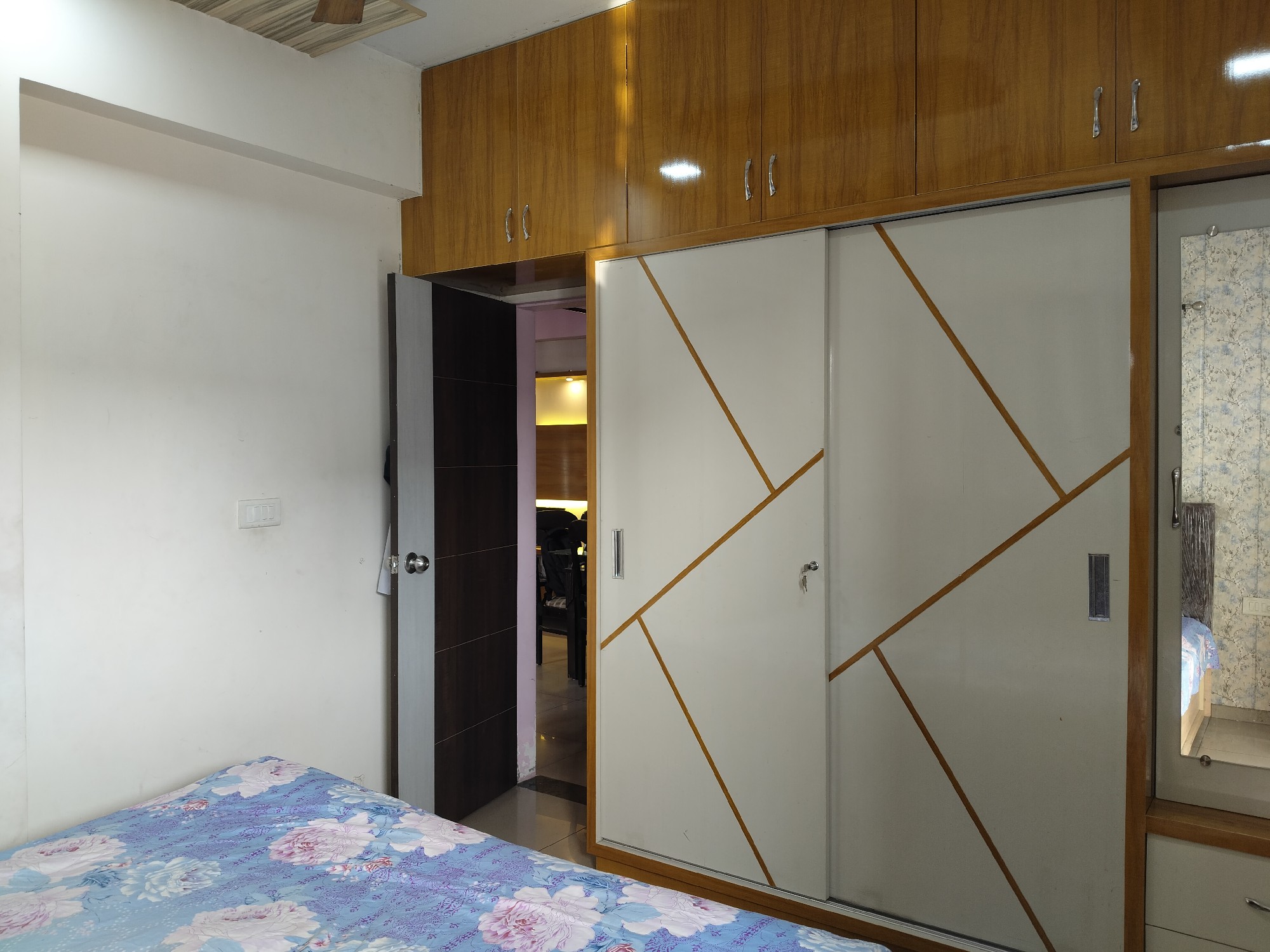 Earth icon 1 new vip road Khodiyar nagar haar raasta vadodara gujrat 2