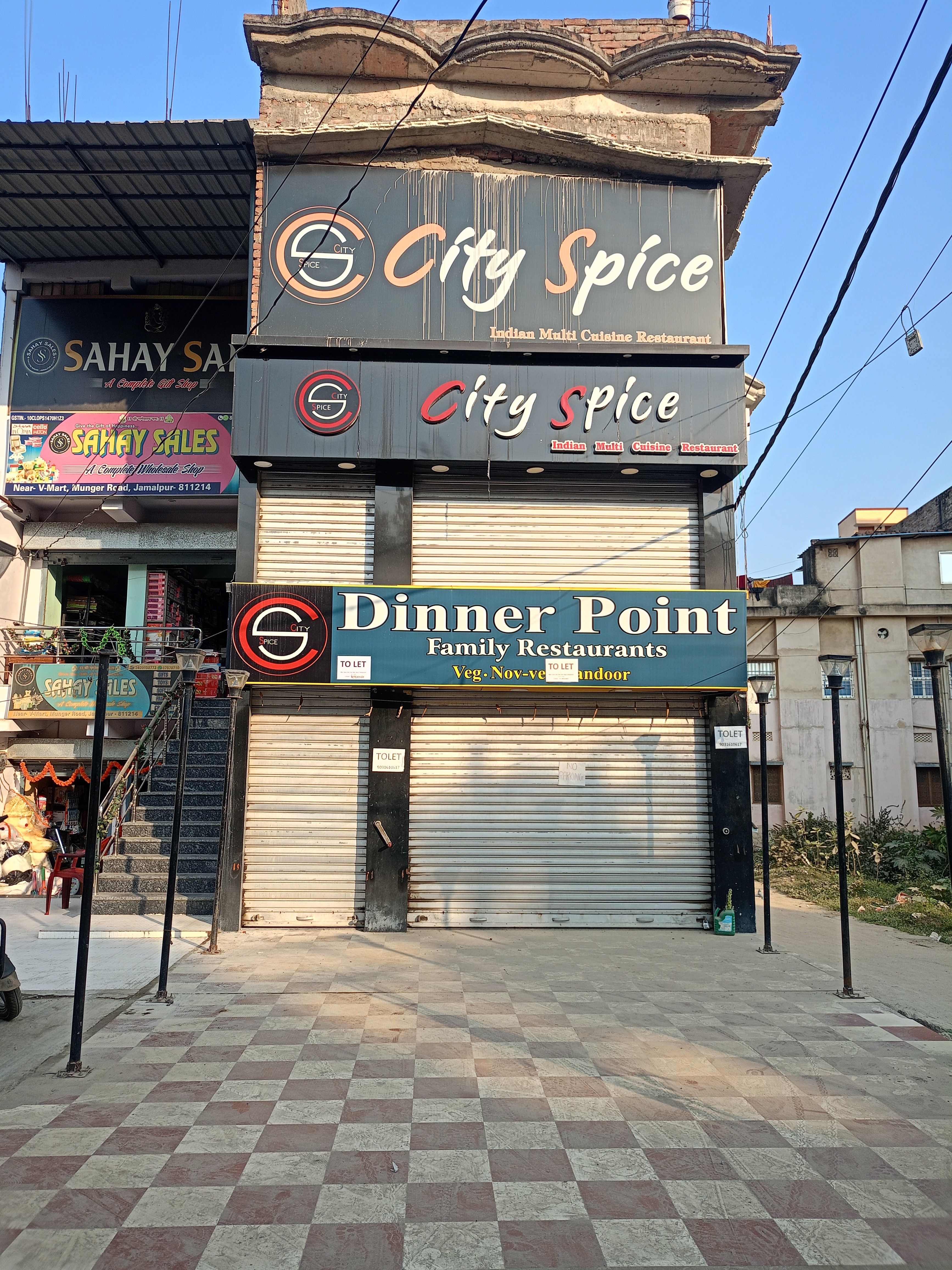 TO LET for office, shops, showroom, restaurant etc 3