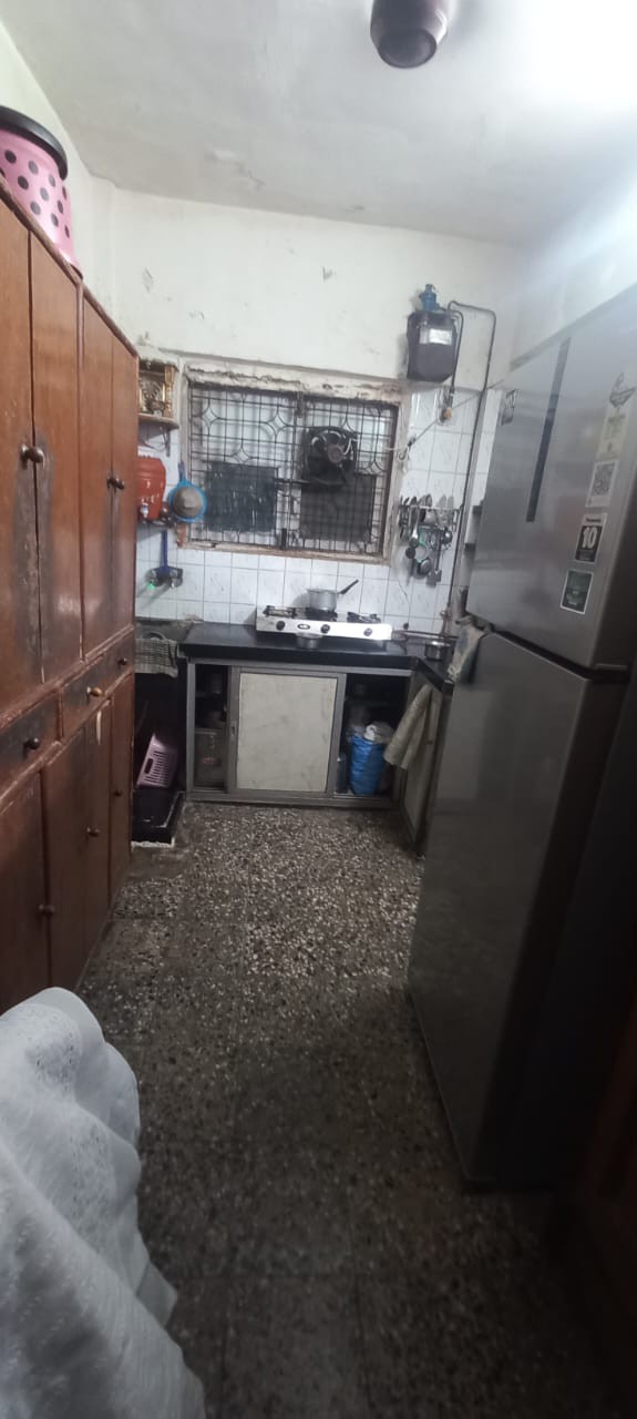 1bhk semi furnished apt in a nice society 3