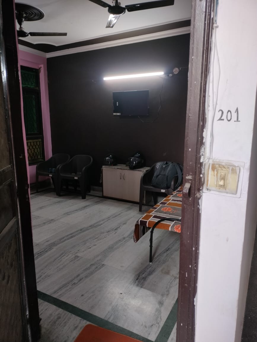 1 Bhk || Ready to move || Near major mohit Sharma Rajendra Nagar metro station