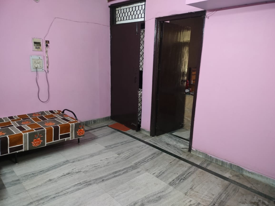 1 Bhk || Ready to move || Near major mohit Sharma Rajendra Nagar metro station 3