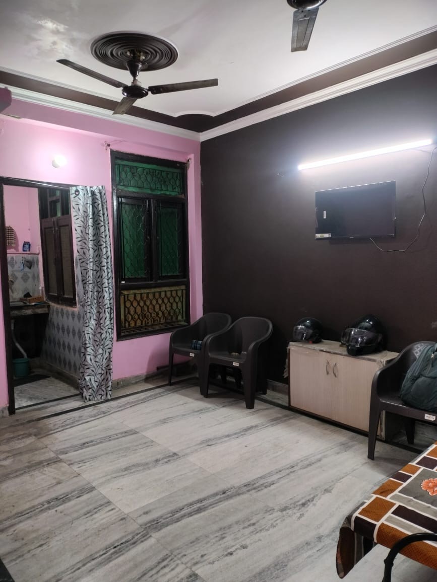 1 Bhk || Ready to move || Near major mohit Sharma Rajendra Nagar metro station 2