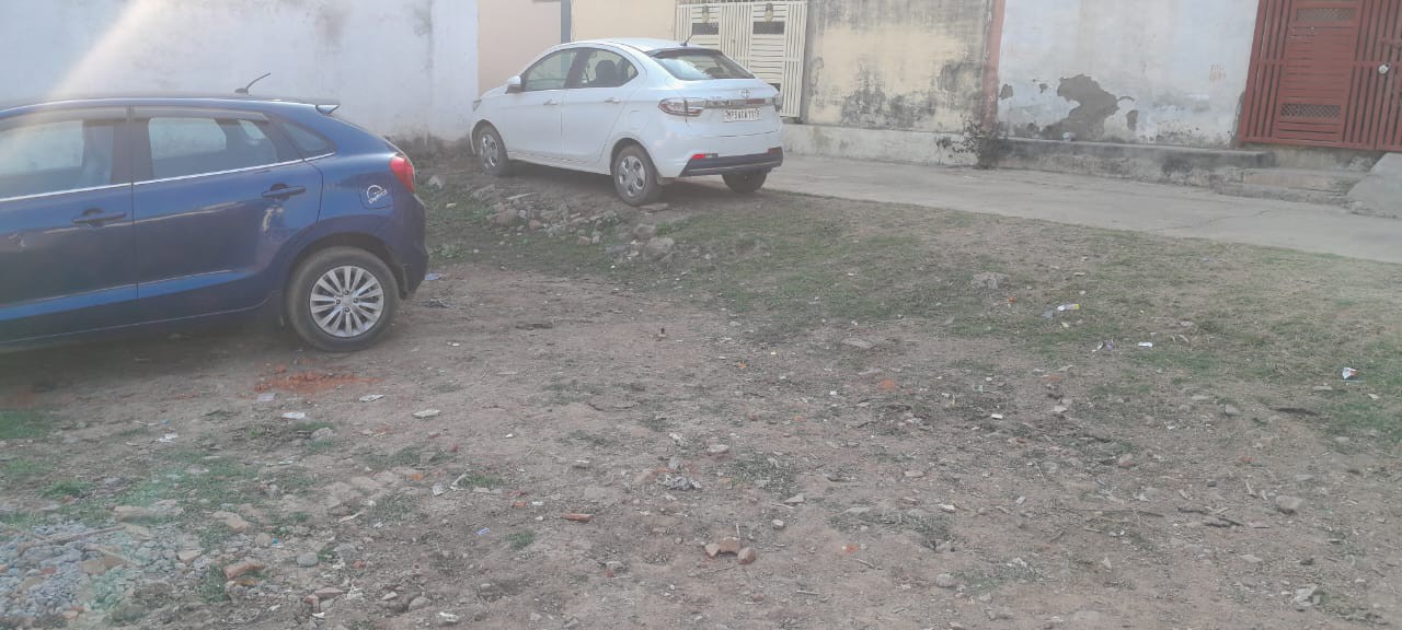 Here are some benefits of your 25x40 plot:- *Compact &amp; Cozy*: Perfect for a small family or starter home 🏠- *Easy Maintenance*: Less space to manage, more time for you 😊- *Budget-Friendly*: Lower construction and upkeep costs 💰- *Prime Location Potential*: Great for urban areas with limited space- *Investment Opportunity*: Can be rented out or sold for profit 📈