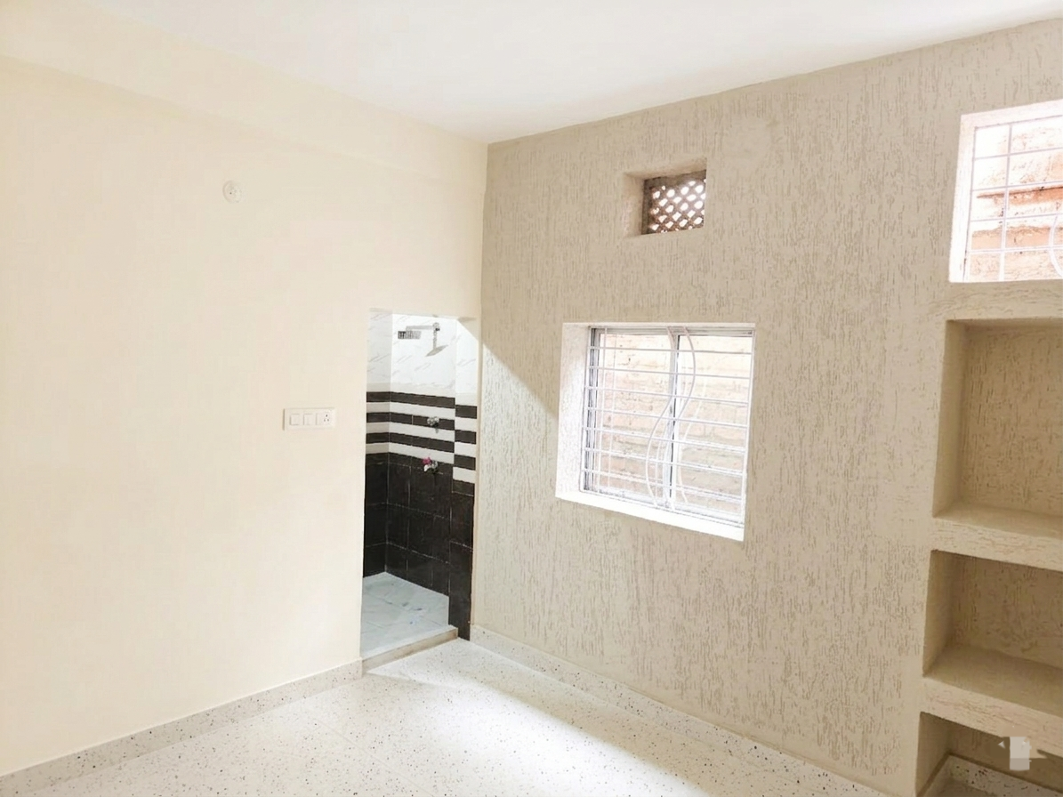 For Students/Working/ Job Girls Vacant Rooms available