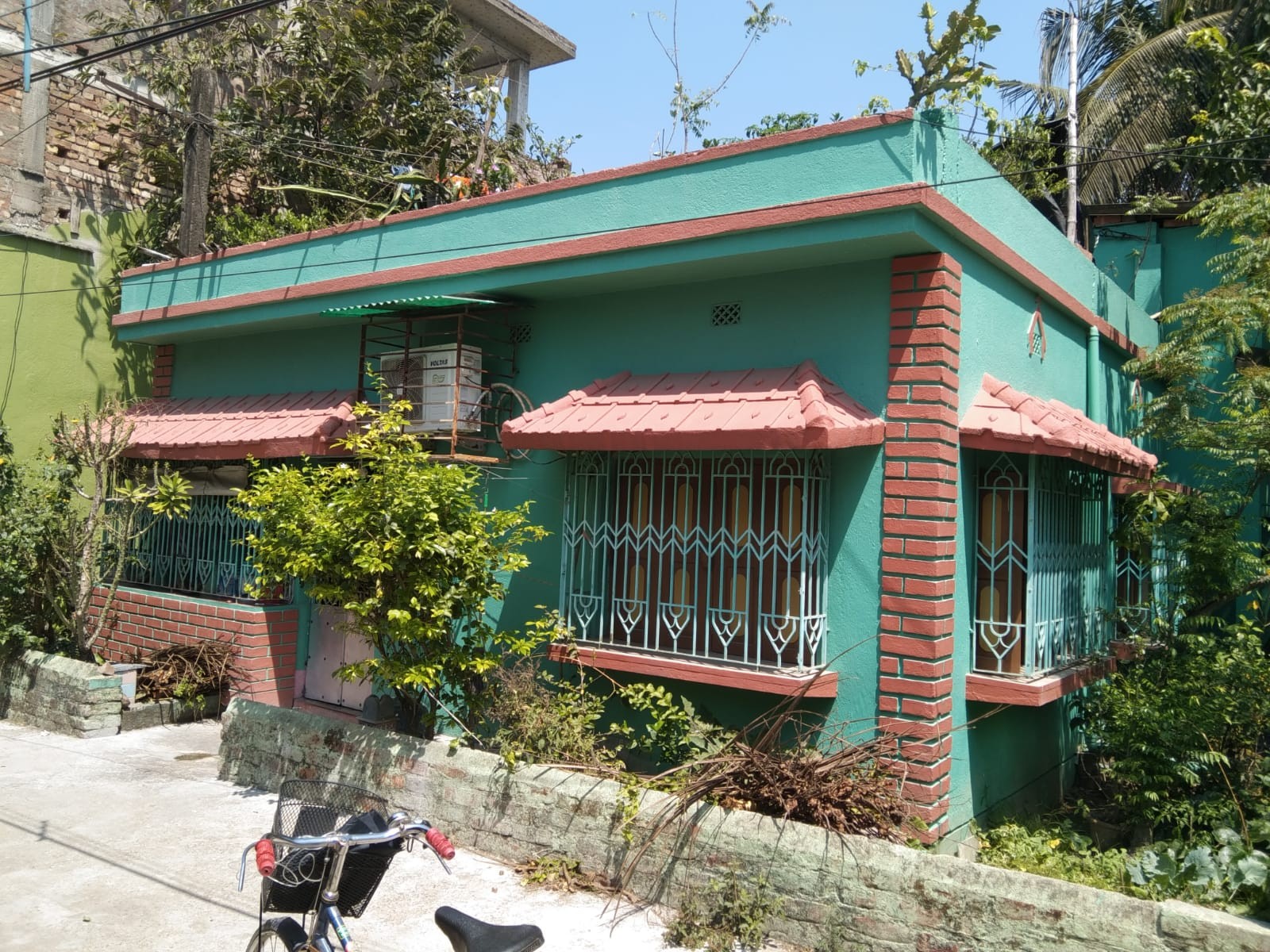 sonarpur baidyapara te 2kattah jomir opor bari somet jomi available 2