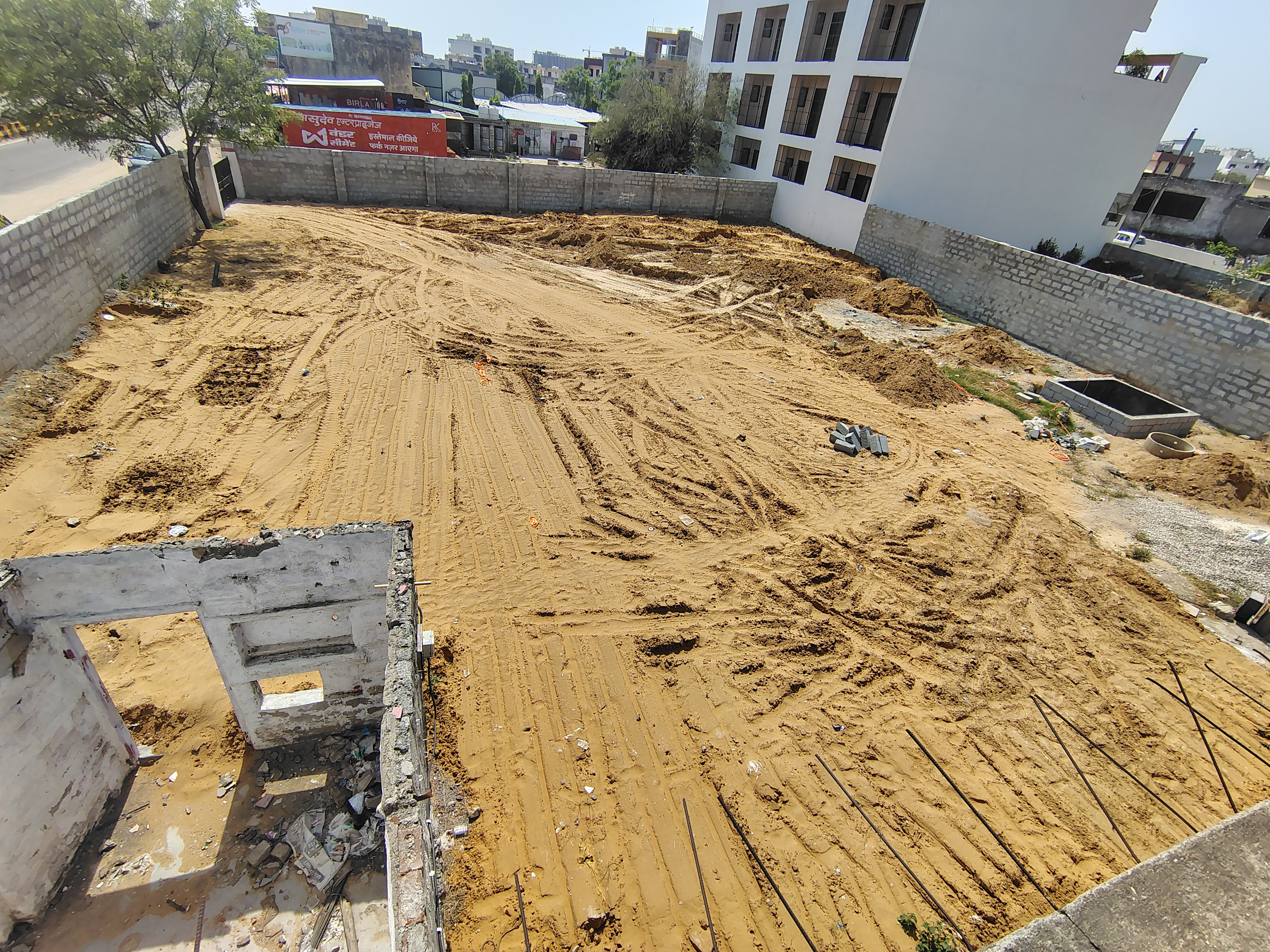 2000 Gajj Land Available For Rent/Lease