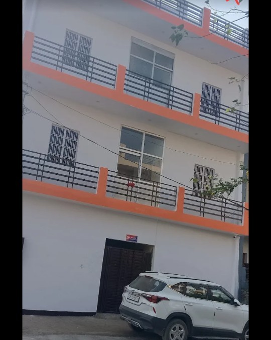 maa sharda boys hostel,rent for 1 seat=7000,for 1 room =12000 2