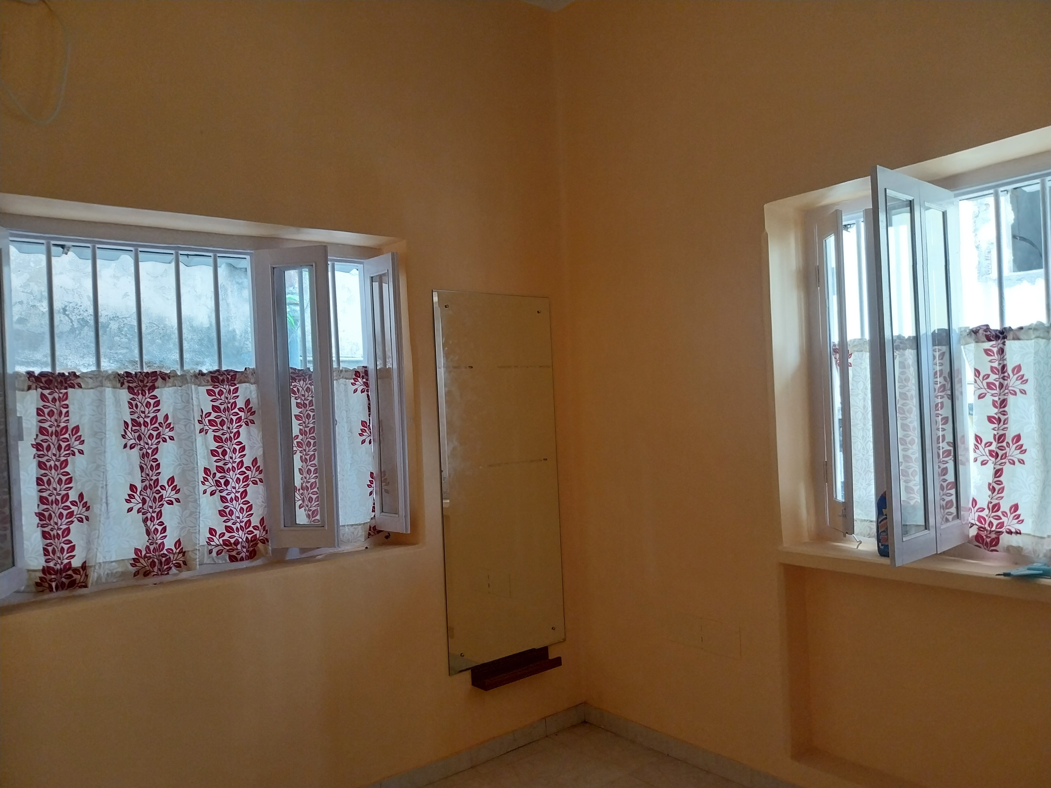 2bhk unfurnished flat for rent in Hazra road
