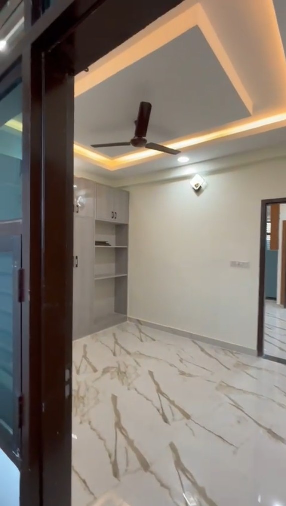 3bhk falt for sale main road highway 1200sqft 