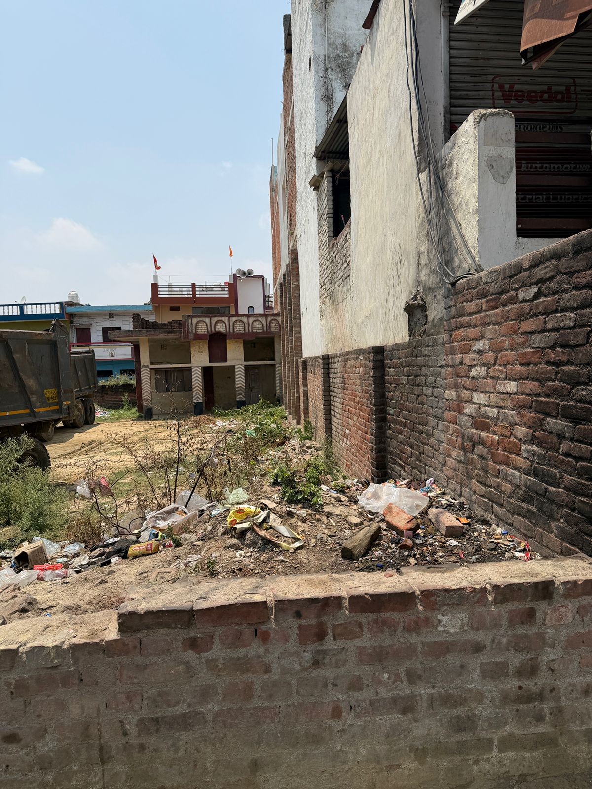 2025 sq ft Mohanlalganj same boundary Indian oil petrol pump