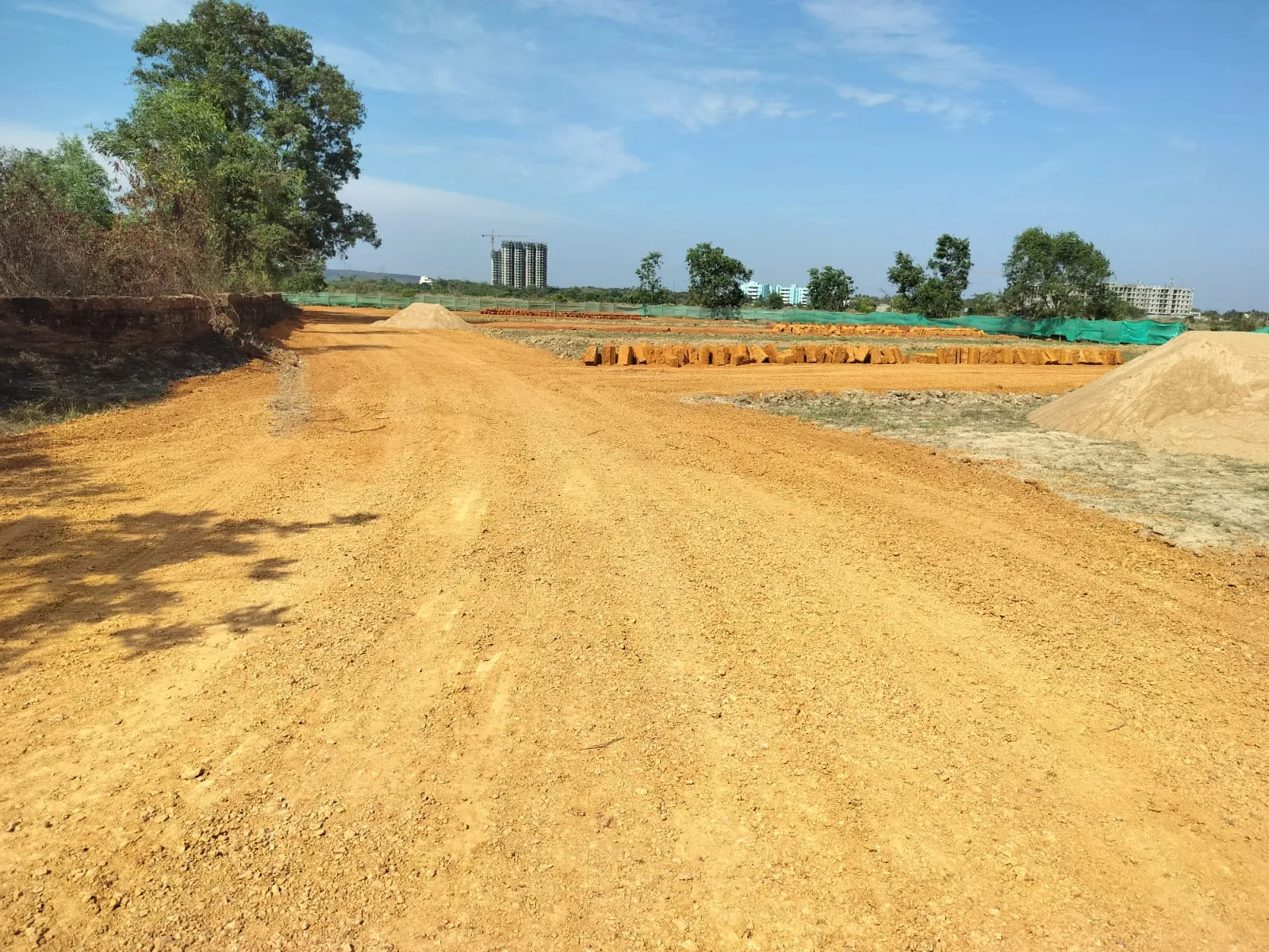 Affordable Plots In Strategic Location 3