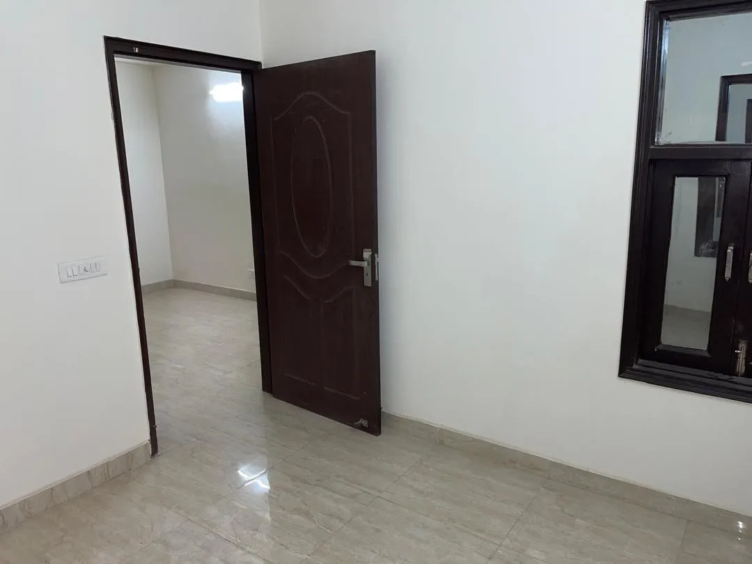 1BHK - South Pearl -1 Society Building