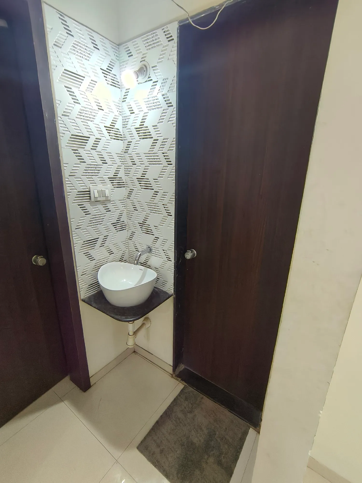 2bhk on rent for bachelors and family. 
