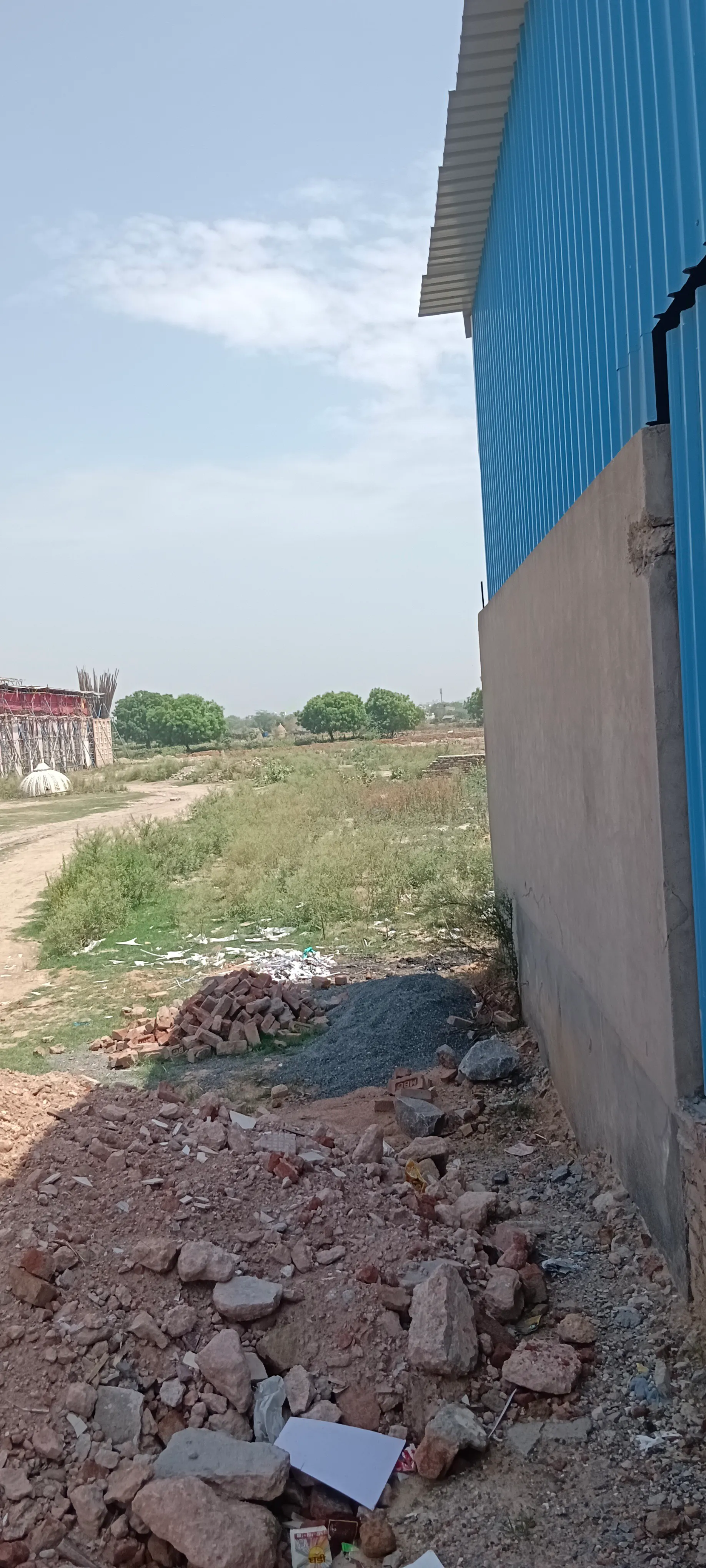 I HAVE PLOT AND LAND FOR RENT 3