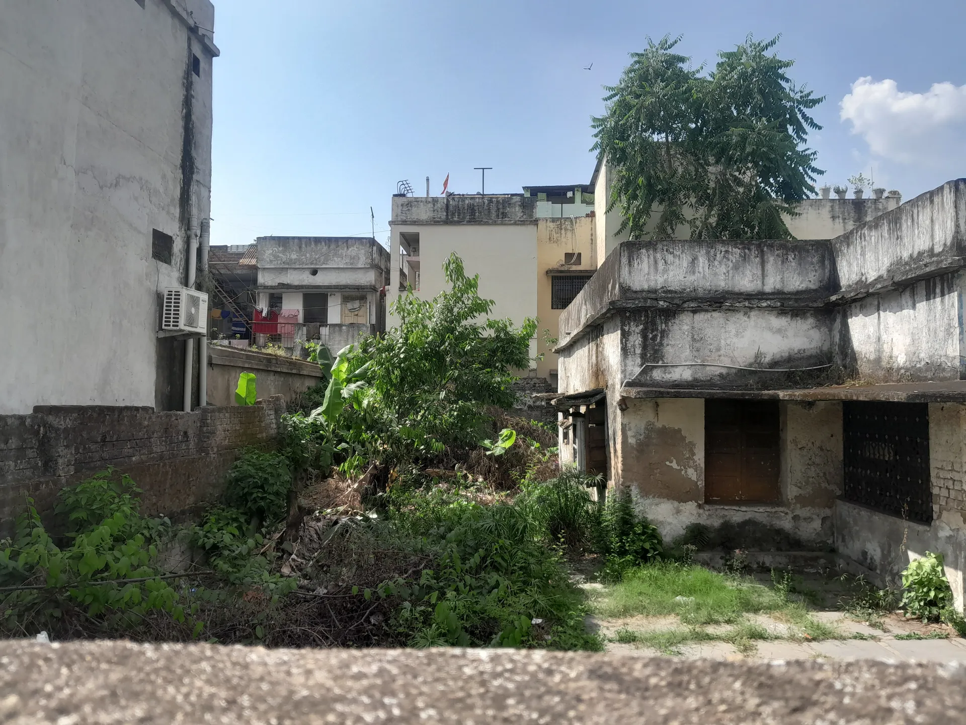 On Sale ready to move. Suitable for two wing building construction also 3