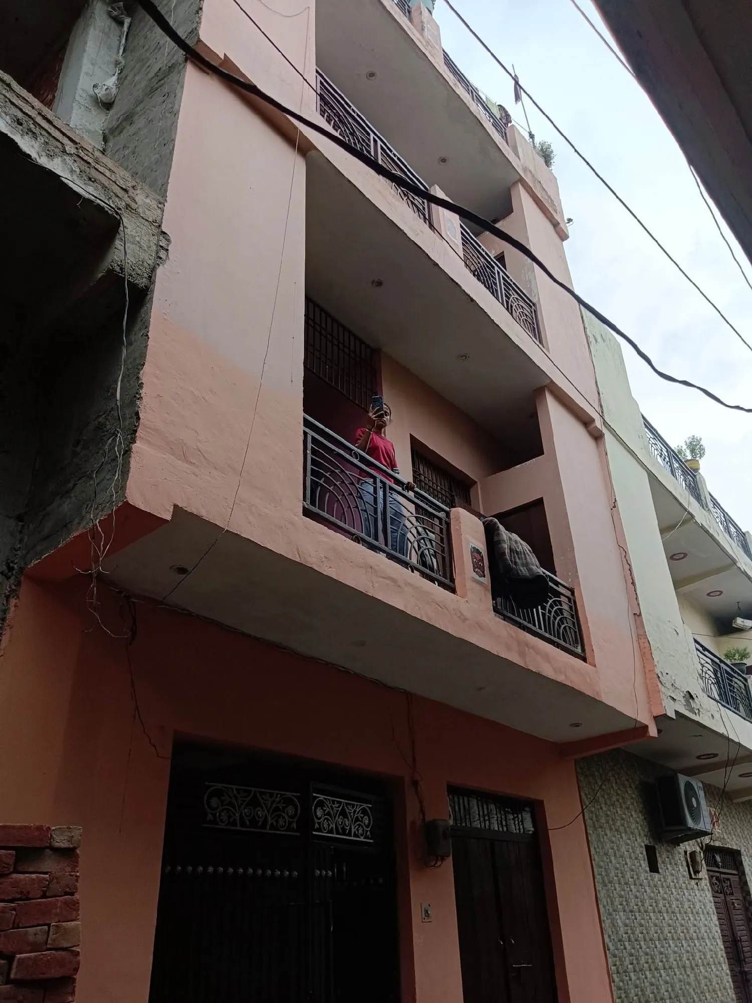 45 गज 3 मंज़िल मकान
