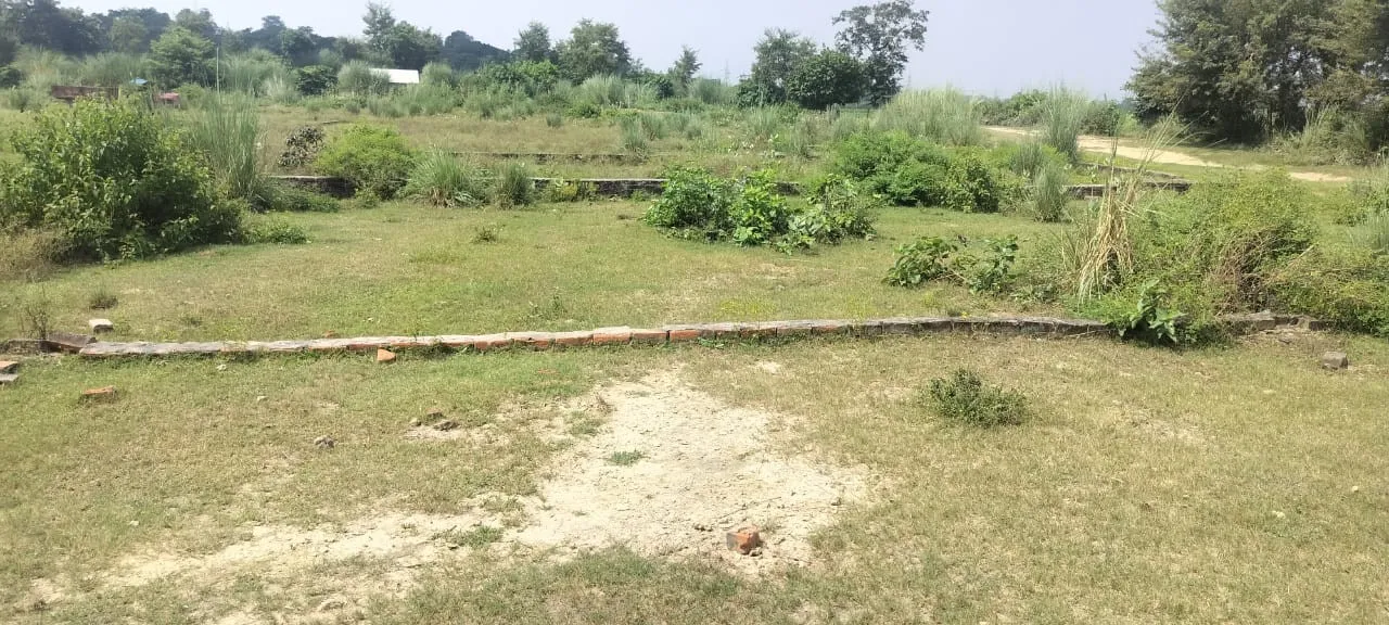 यह जमीन नई अयोध्या से सटी है