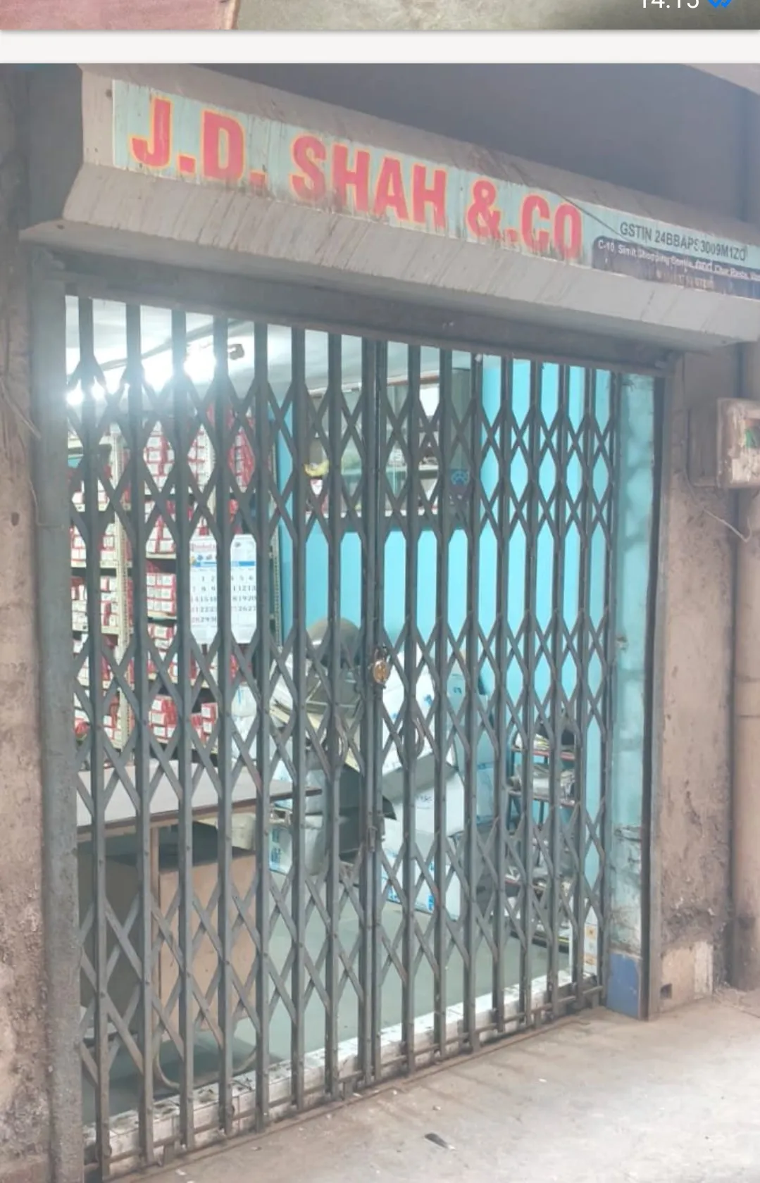 SHOP AT CHAR RASTA VAPI