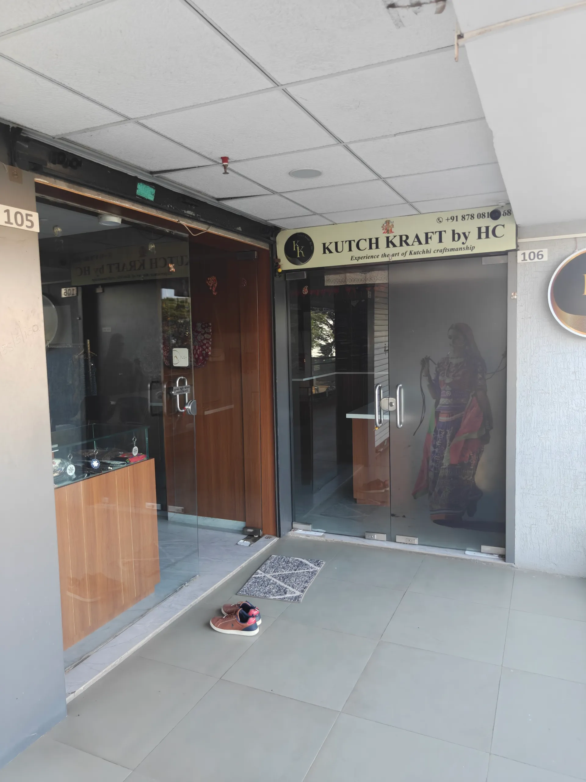 Showroom of 860sqft 2